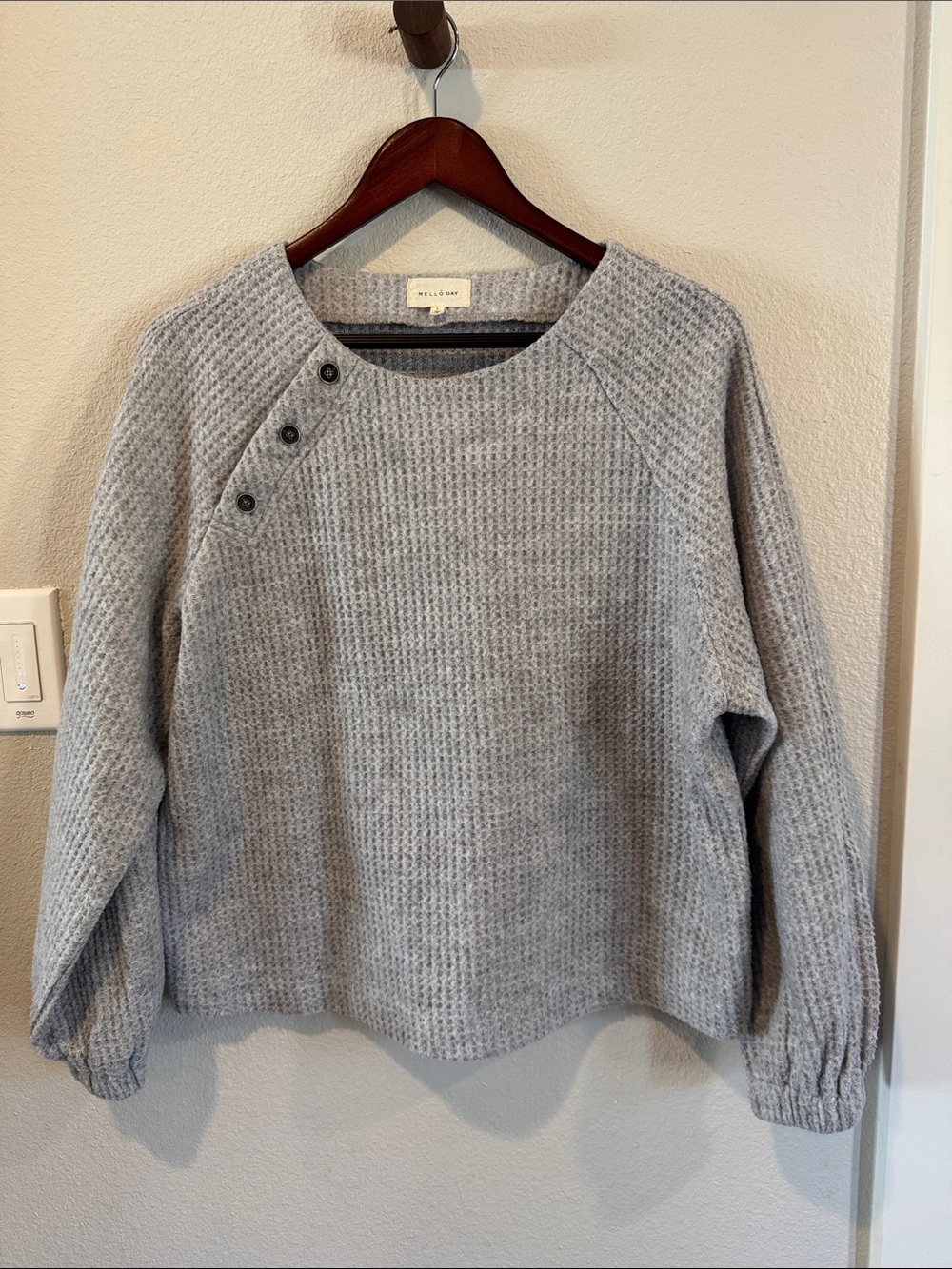 MELLODAY Light Gray Waffle Knit Crew Sweater with Shoulder Buttons